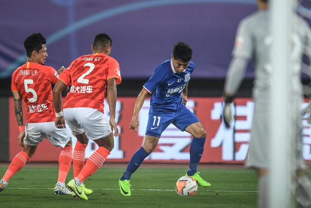 威瑟斯庞27+10青岛胜广州 四川加时不敌福建