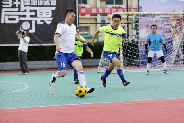 杨鸣：中国男篮其实更需要克拉克森这种小外援